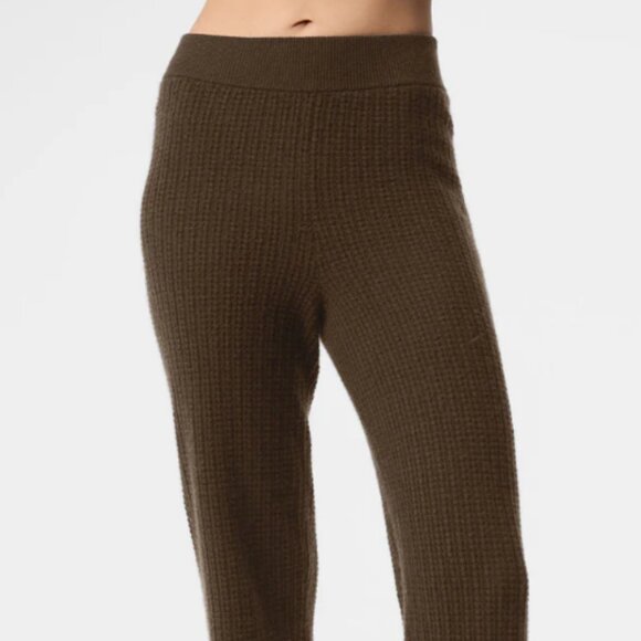 Alo Yoga Plush Waffle High Waist Cashmere Pant in Espresso brown sz MEDIUM